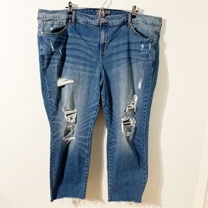 Torrid Feel the Fit Crop Boyfriend Vintage Stretch Distressed Jeans Medium Wash